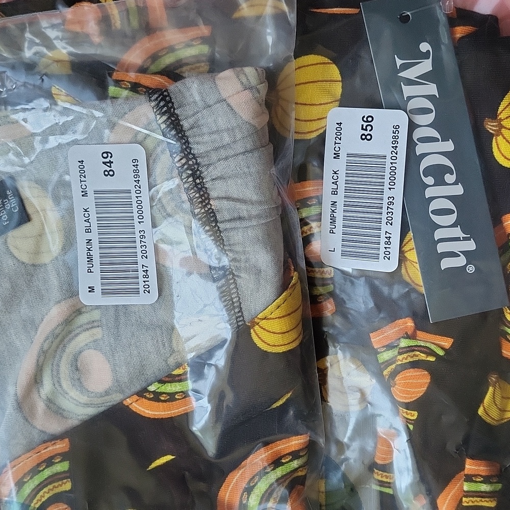 A Welcome Change sleeveless top in black and pumpkin rainbows - Picture 5 of 5